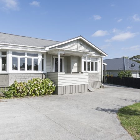 3 bedroom, 2 bathroom home in Relaxing Riverhead