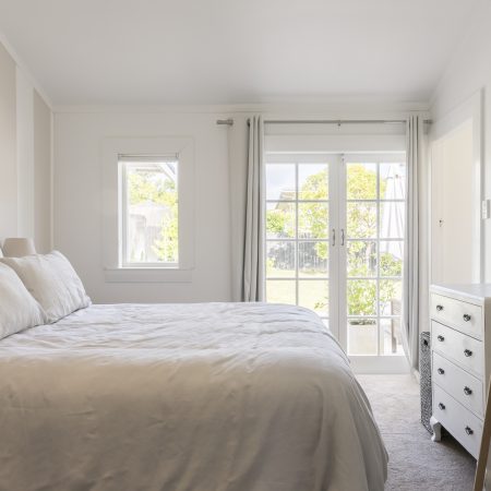 3 bedroom, 2 bathroom home in Relaxing Riverhead