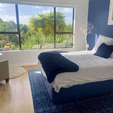 North Shore Auckland Home with Pool, Spa, Milford Beach & Rangitoto Views