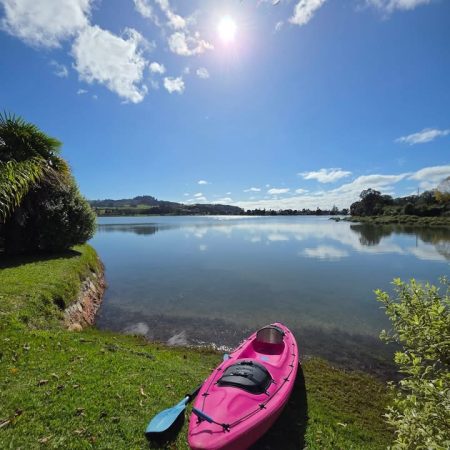 Kingfisher Lodge Waterfront Retreat