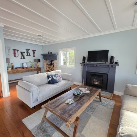 Kingfisher Lodge Waterfront Retreat