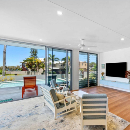 Sunshine Coast Beachside 4 BR Home